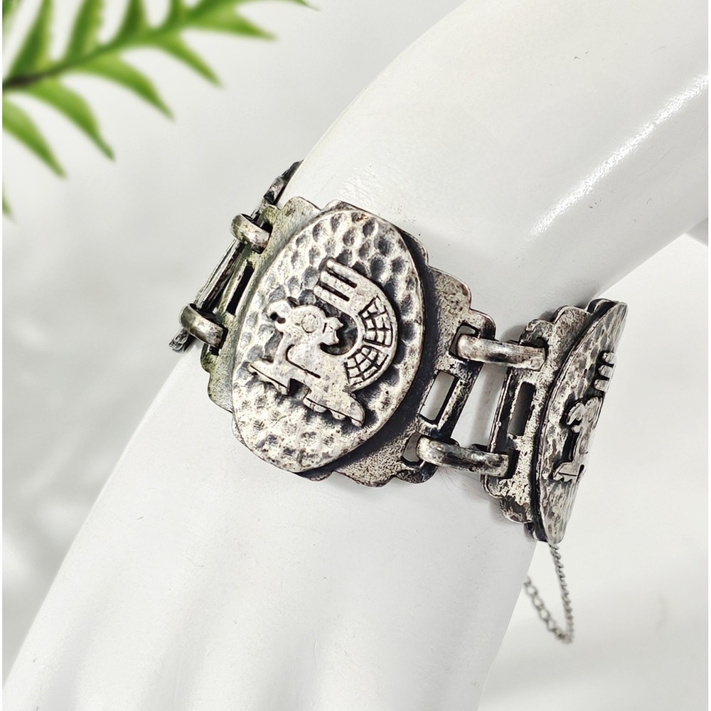 Vtg Coro Pegasus Signed Tribal Bracelet Aztec Silver tone Panel Cartouche